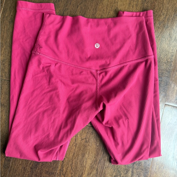 Lululemon Align high-rise ribbed leggings 25” sz 6 PERFECT CONDITION - Picture 2 of 3